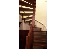 Ferrara: scala a chiocciola e problemi in parcheggio